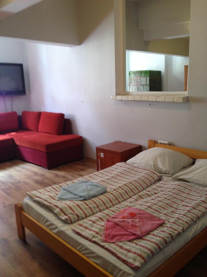 Frolic Goats Hostel Poznań Buitenkant foto