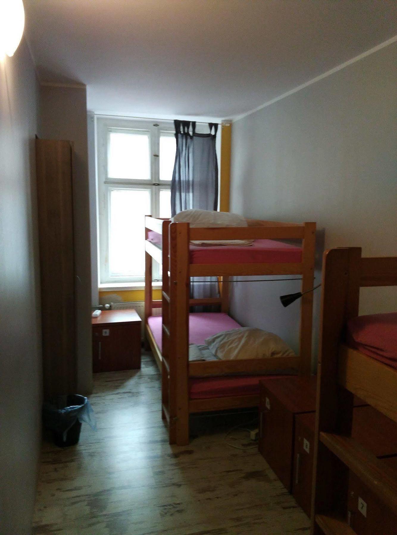 Frolic Goats Hostel Poznań Buitenkant foto
