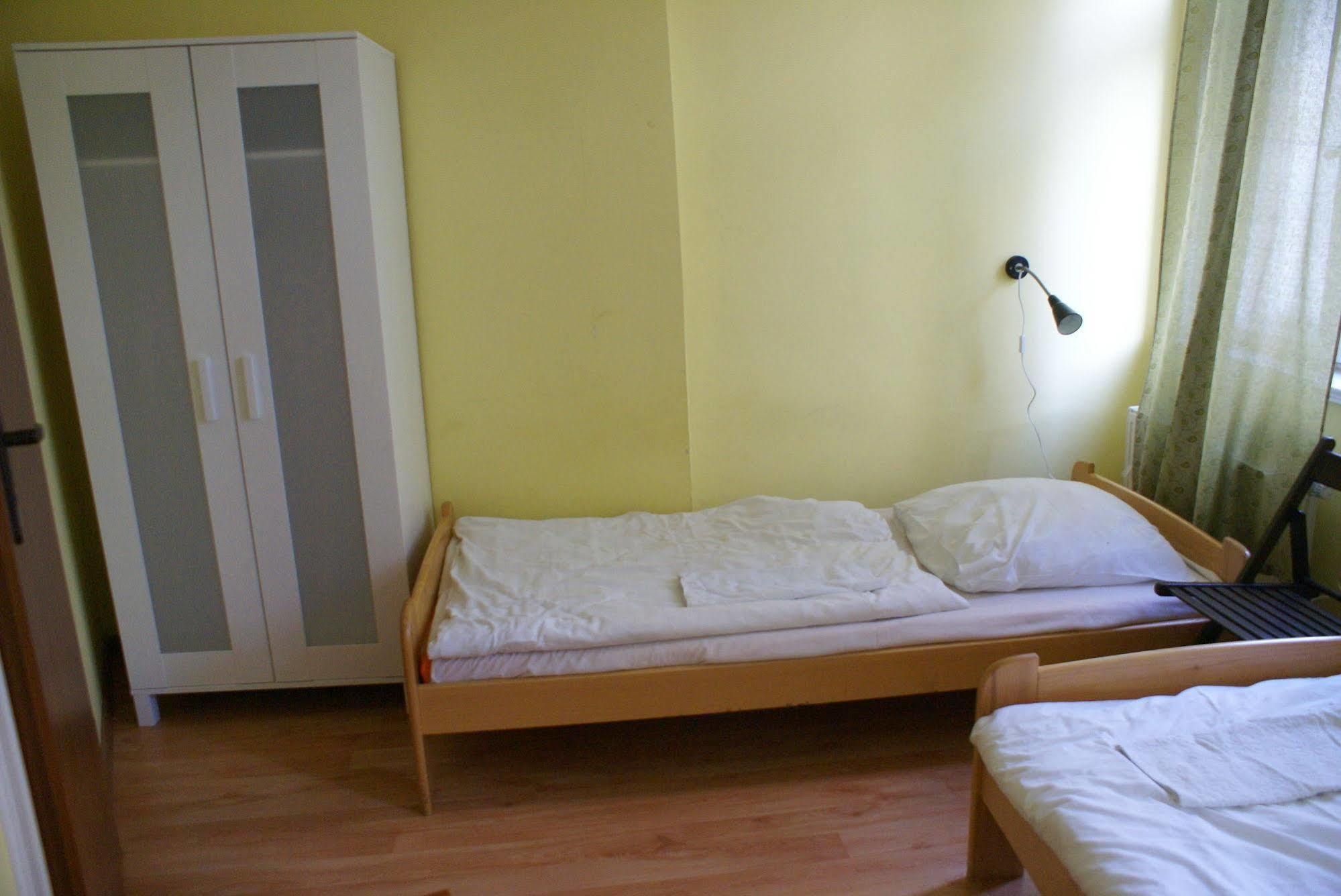 Frolic Goats Hostel Poznań Buitenkant foto