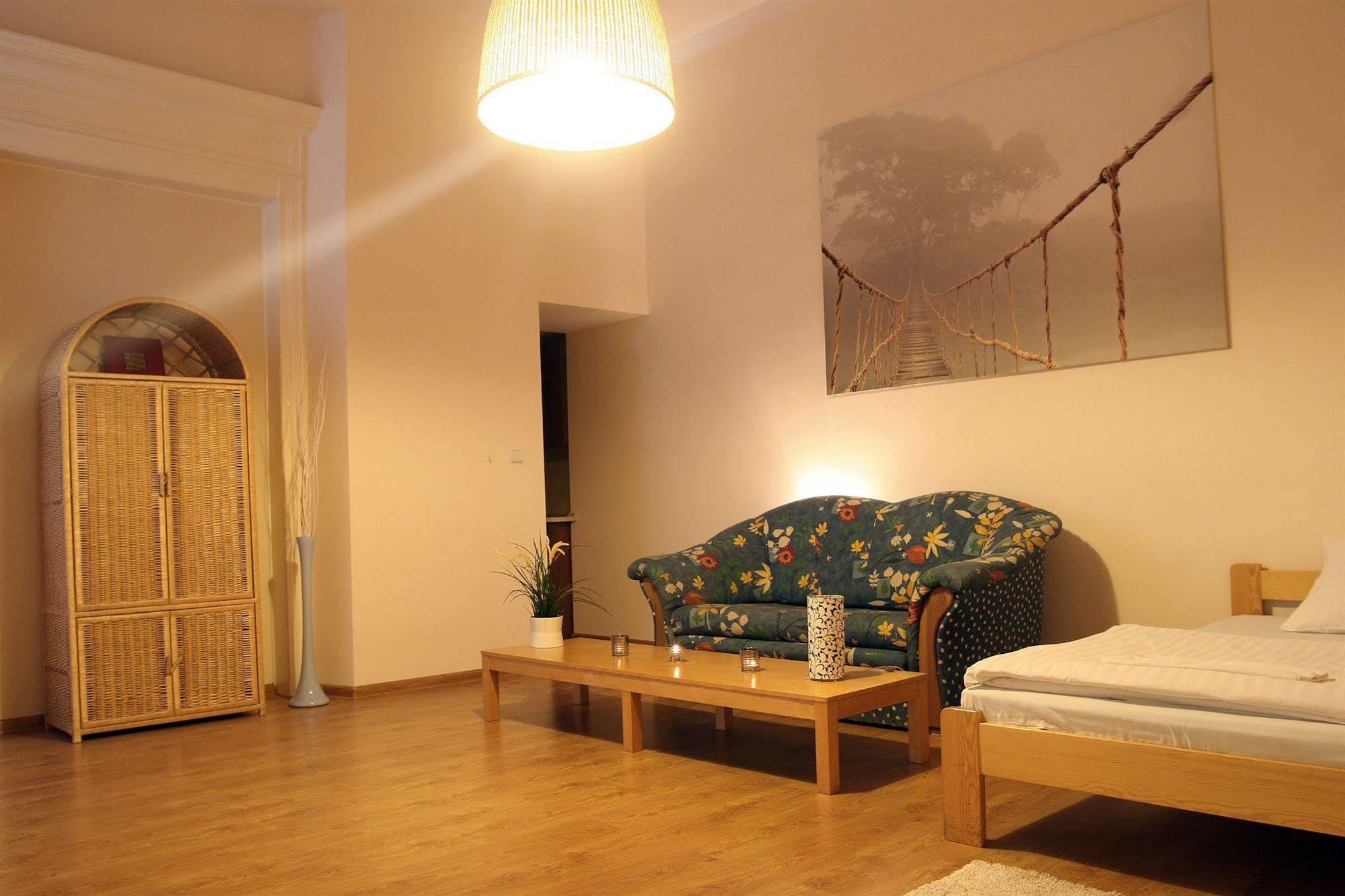 Frolic Goats Hostel Poznań Buitenkant foto