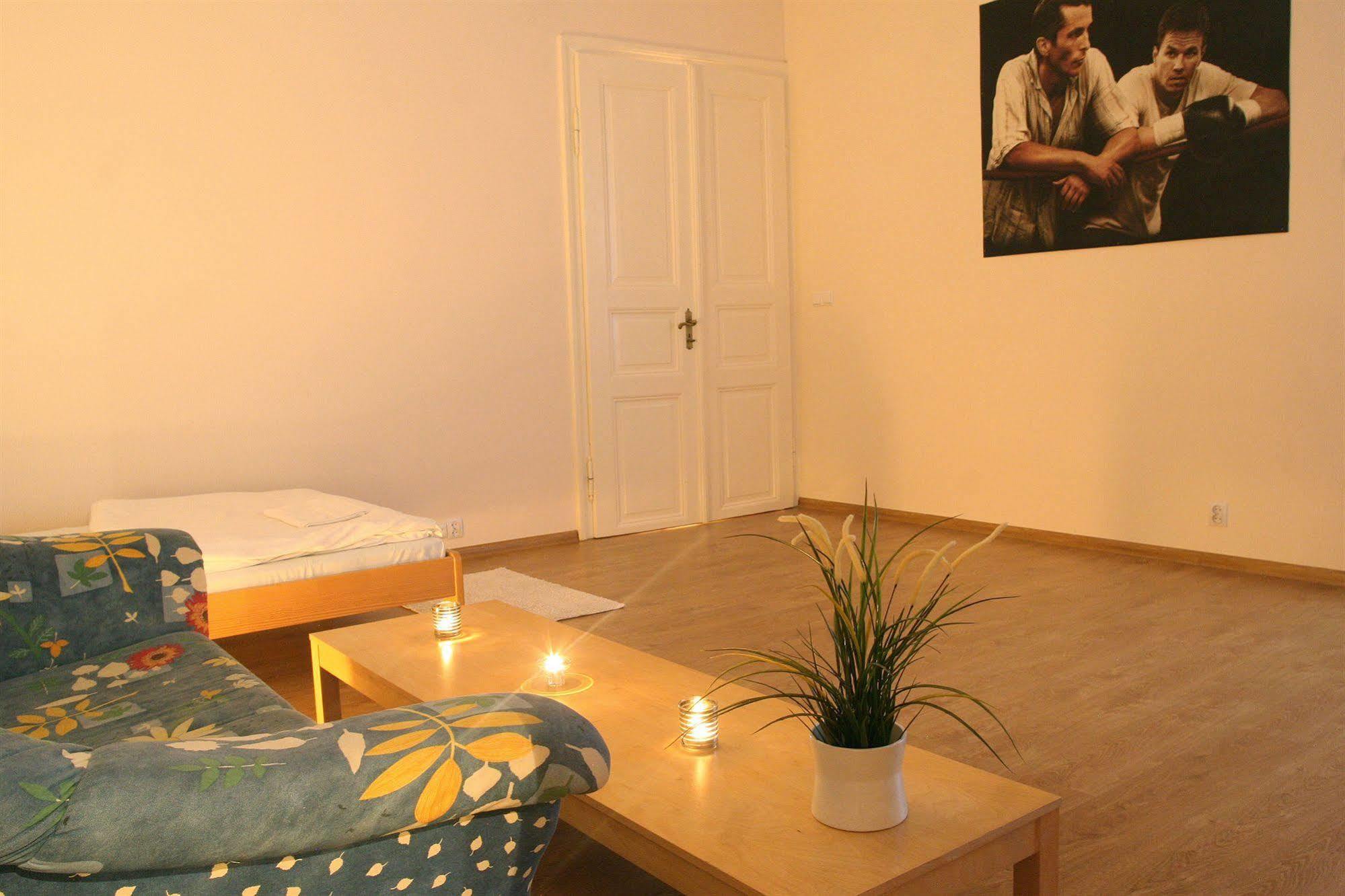 Frolic Goats Hostel Poznań Buitenkant foto