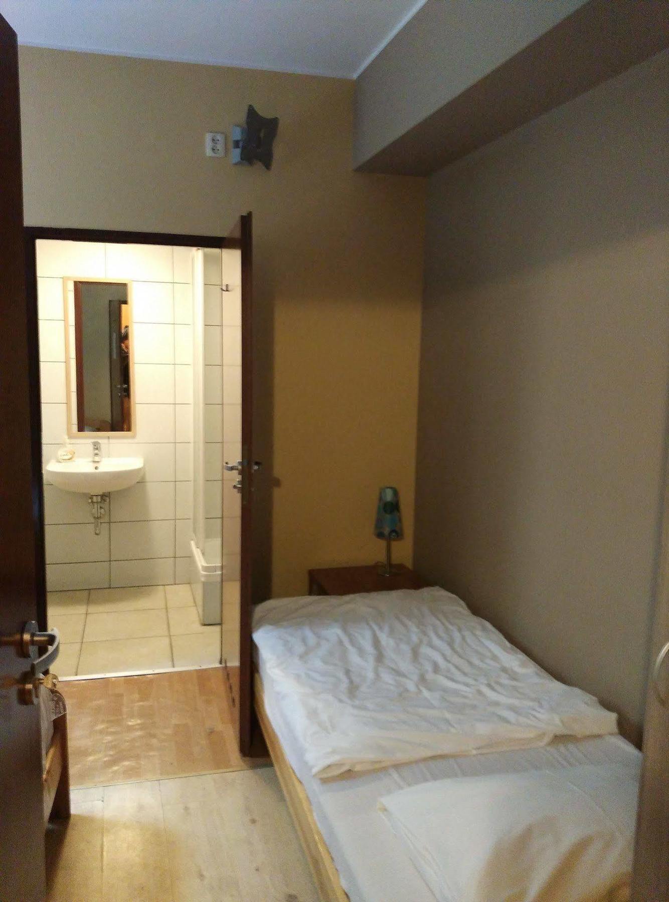 Frolic Goats Hostel Poznań Buitenkant foto