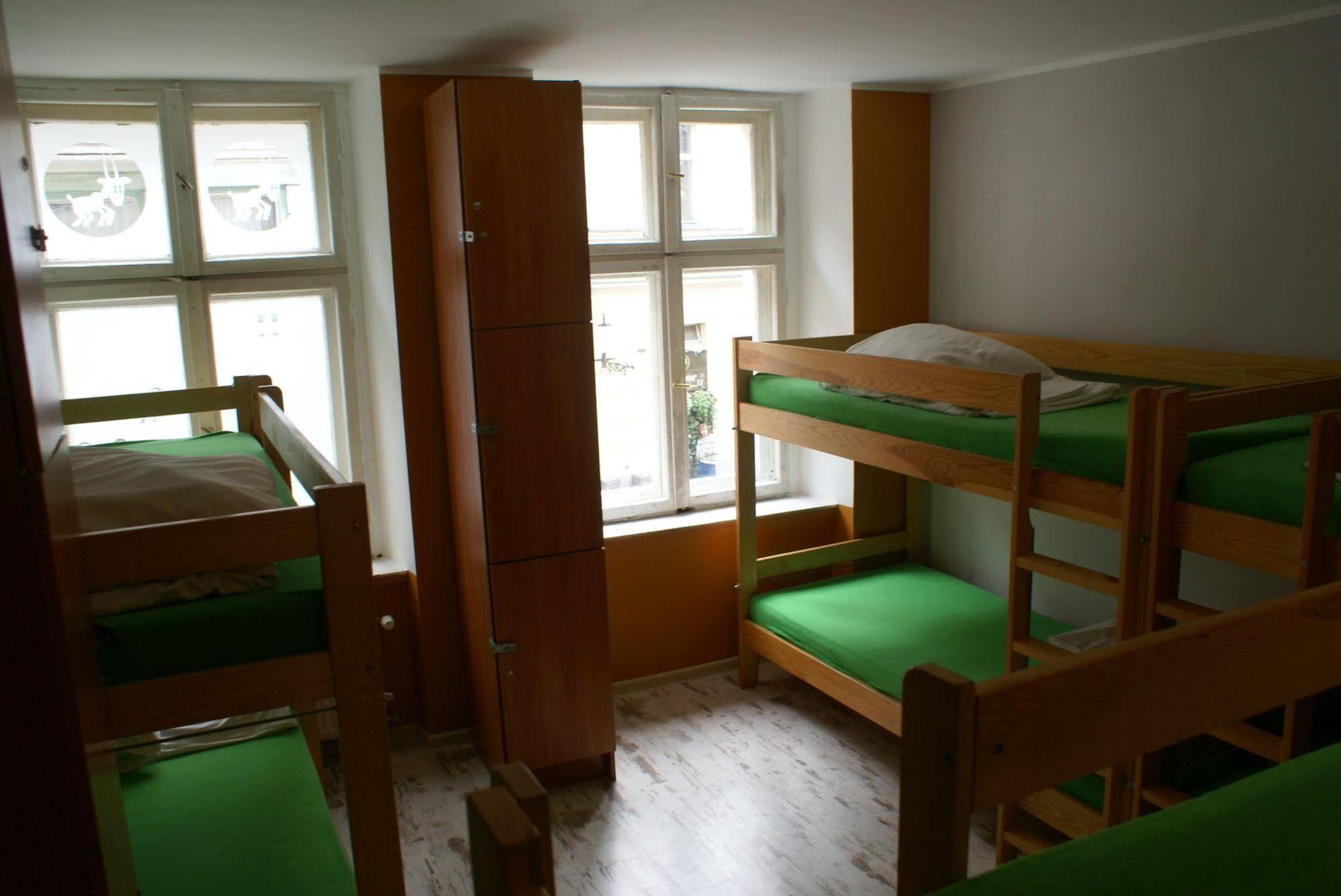 Frolic Goats Hostel Poznań Buitenkant foto